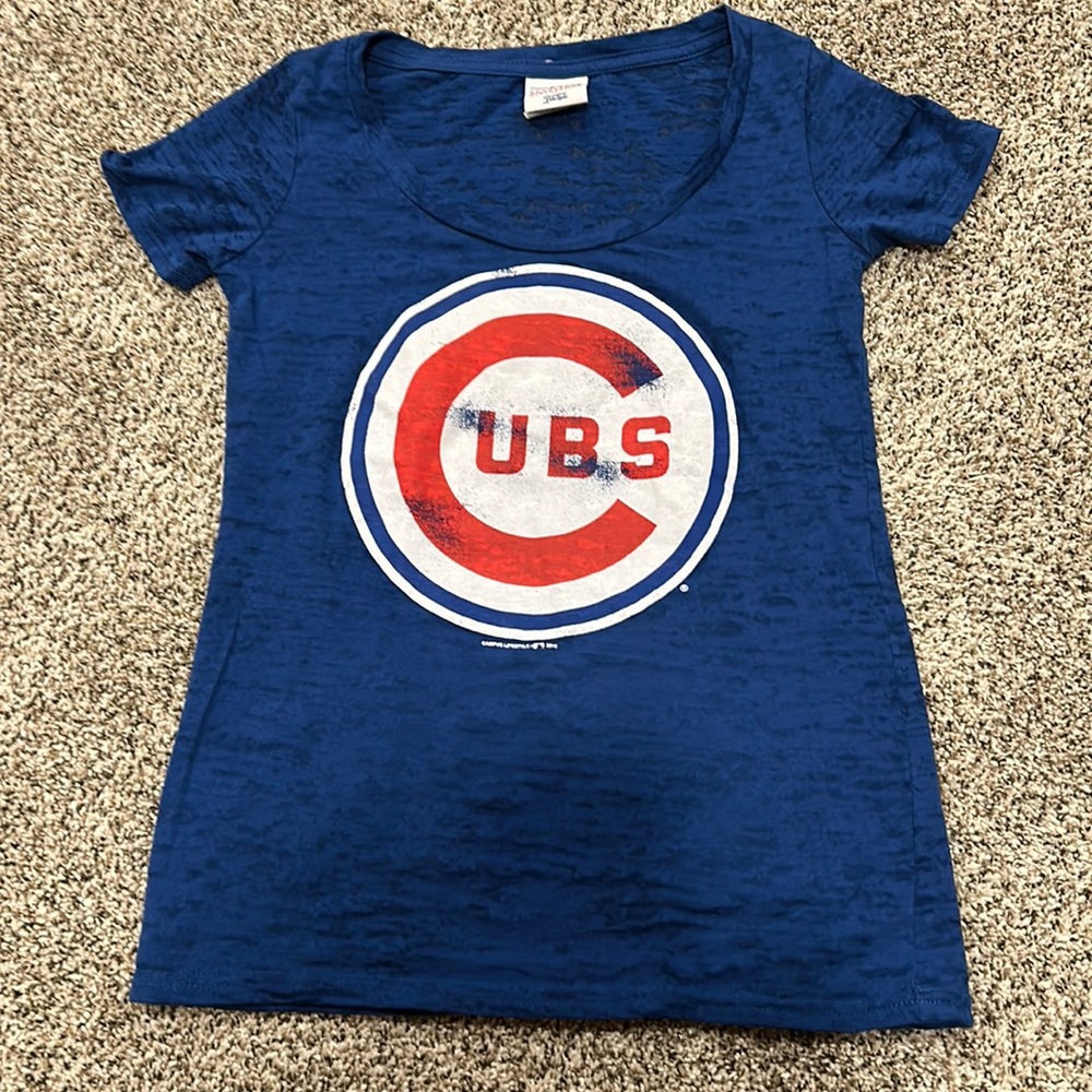 Cubs Burnout Tee w/ distressed logo